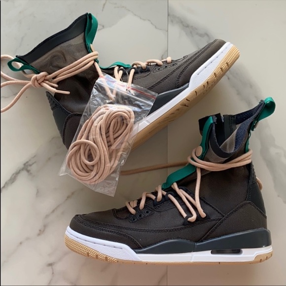 NWT Nike Air Jordan 3 Retro Explorer Lite - Picture 2 of 7